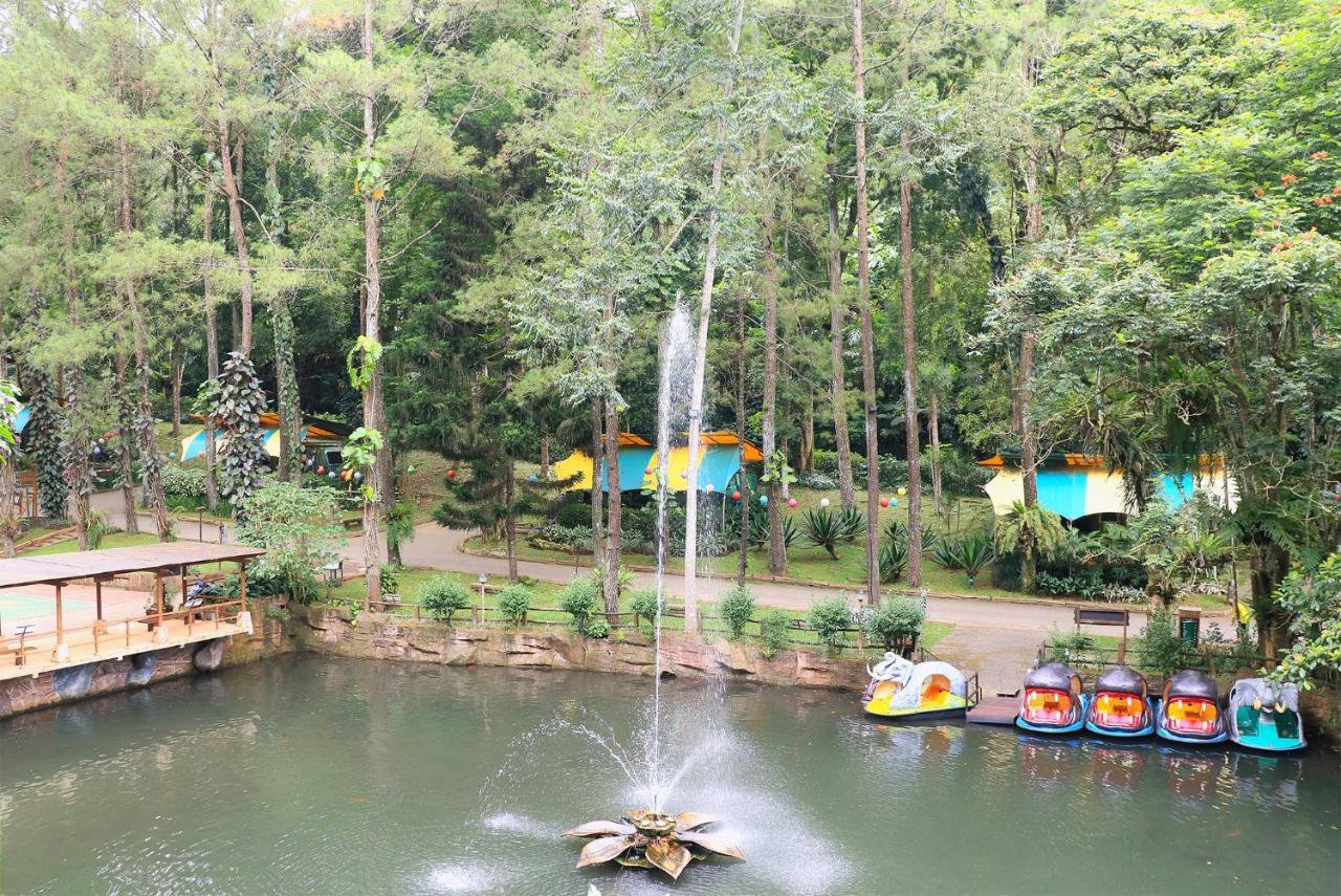 Safari Resort Puncak Εξωτερικό φωτογραφία