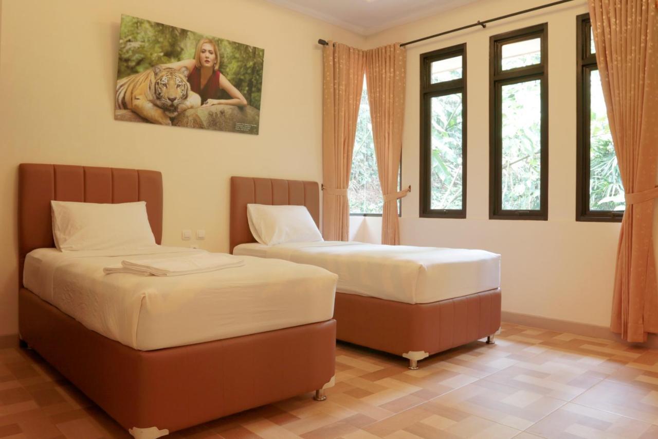 Safari Resort Puncak Εξωτερικό φωτογραφία